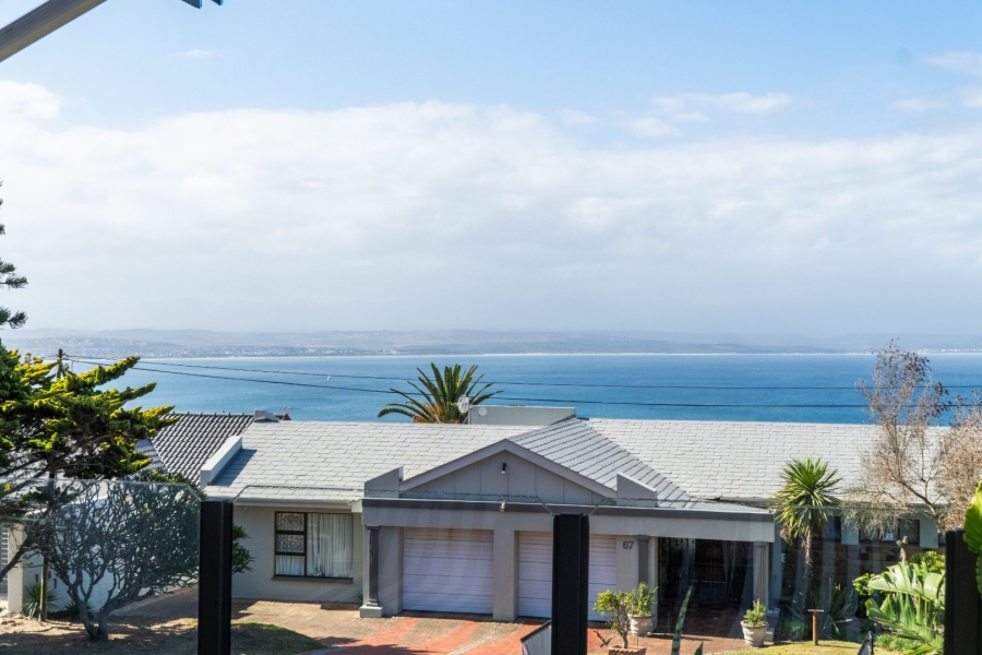 4 Bedroom Property for Sale in Linkside Western Cape